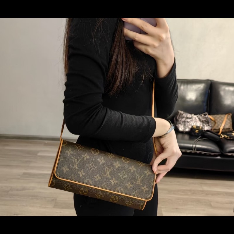 莉亞精品♡LV 經典老花信封包 二手美品-1