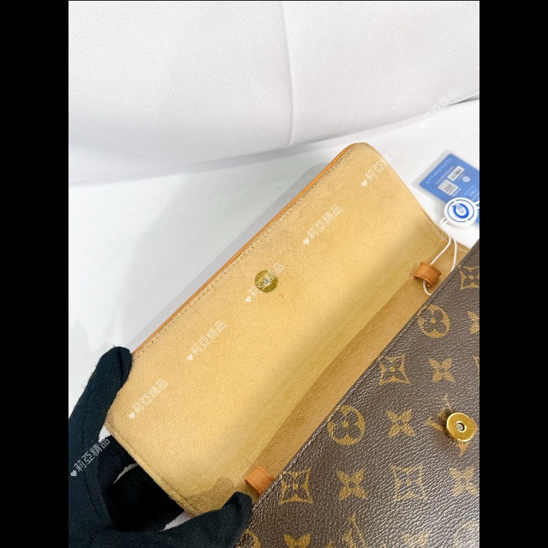 莉亞精品♡LV 經典老花信封包 二手美品-16