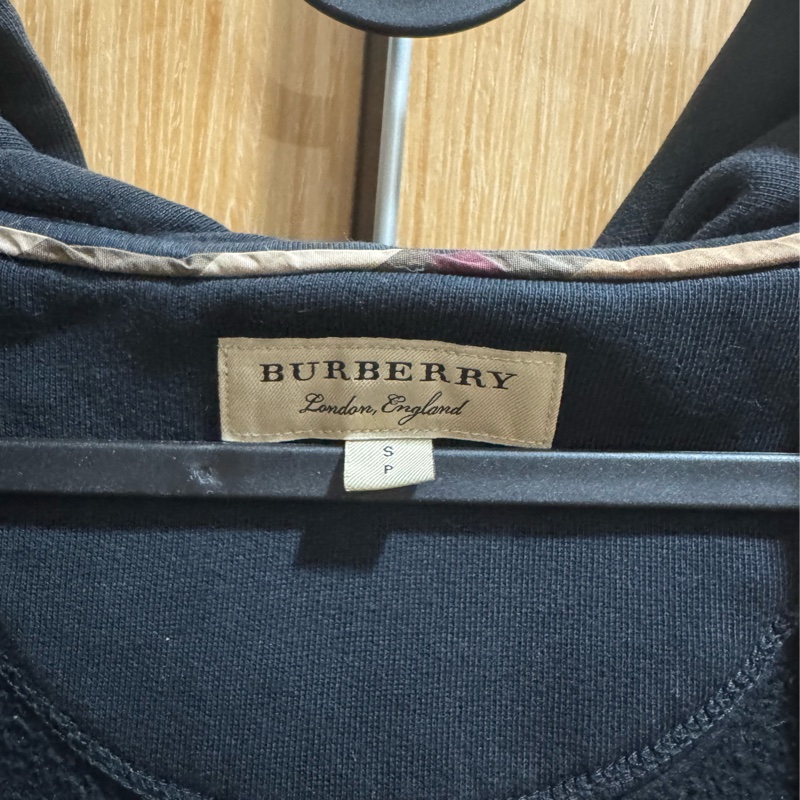 Burberry 背面大戰馬-2