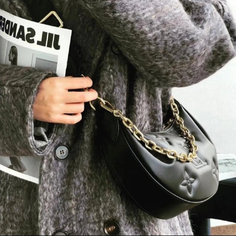 LV OVER THEMOON 全皮黑色月亮包 25*16*7 98新配件盒子塵袋購證吊牌-0