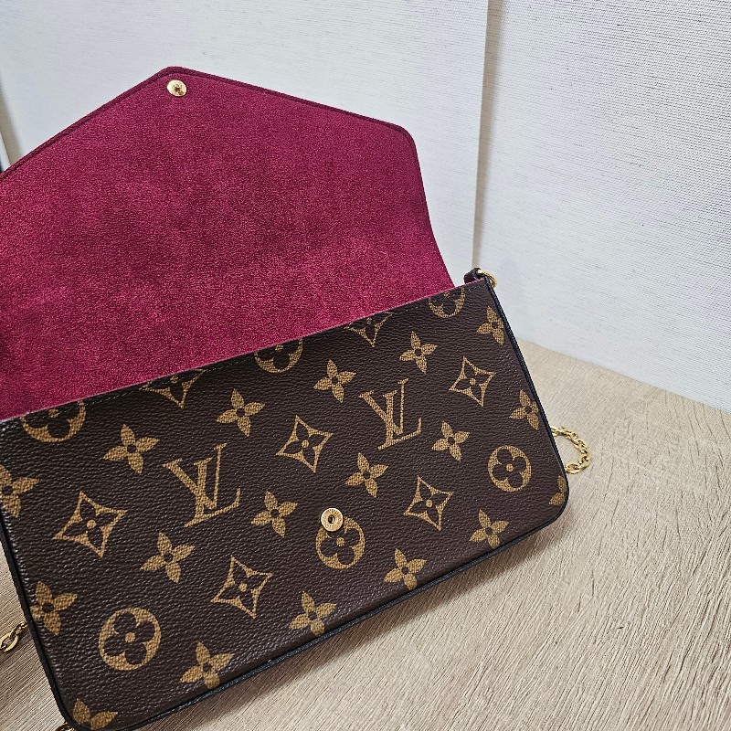 [ 超甜出品況優❣️把握] LV老花金釦 Pochette三合一斜背鏈包-21