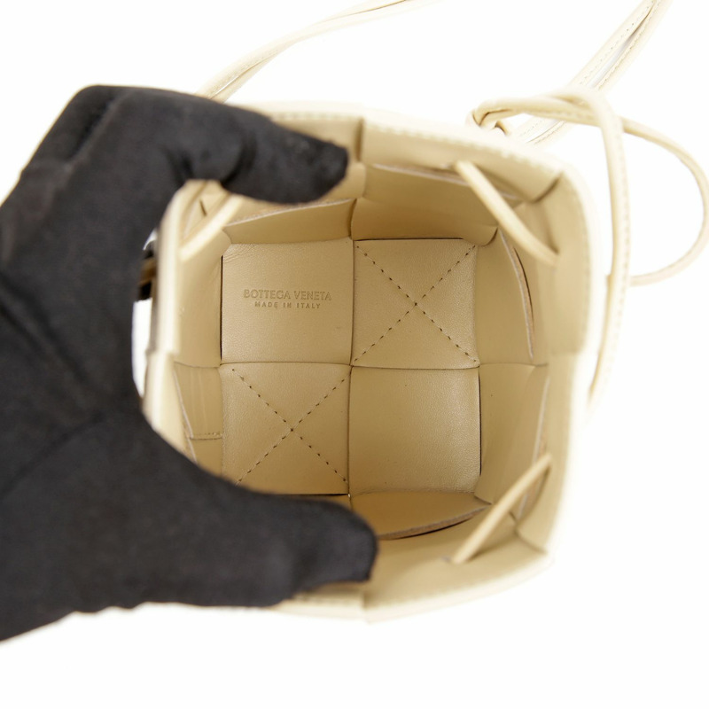 BOTTEGA VENETA 680217 卡附迷你水桶肩斜背包-6