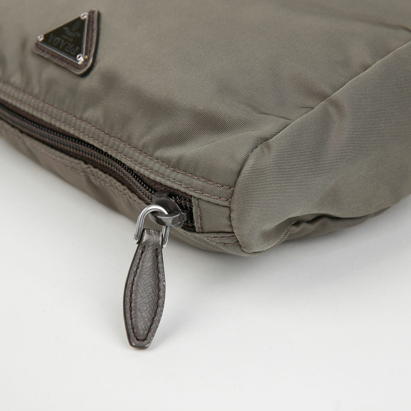 PRADA 三角形標誌收納袋 1N0011-9