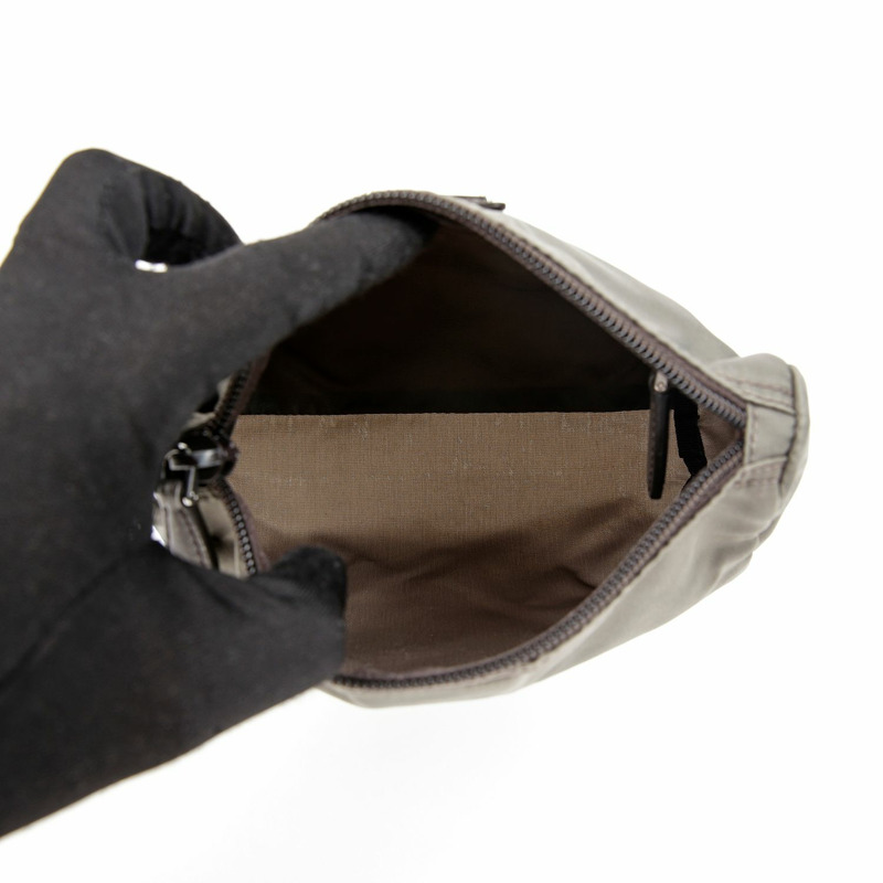 PRADA 三角形標誌收納袋 1N0011-10