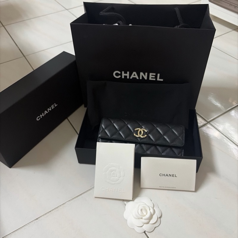 黑荔枝牛皮內塗鴉淡金扣下蓋12卡長夾-5