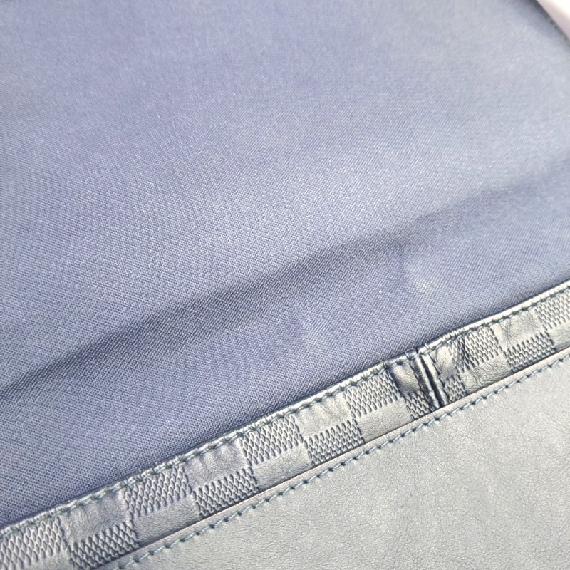 LV路易威登District 深藍色牛皮棋盤格斜背包-7