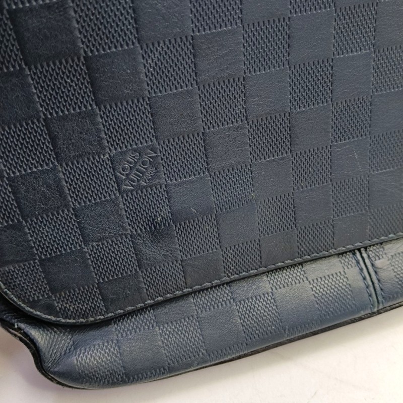 LV路易威登District 深藍色牛皮棋盤格斜背包-8