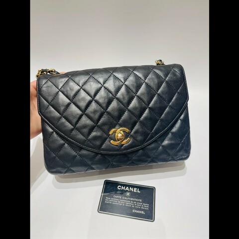 Chanel 黑金月半CF 黑色菱格紋肩背包