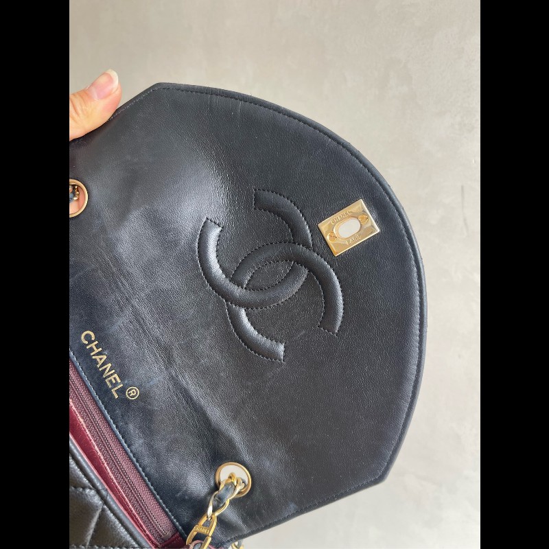 Chanel 黑金月半CF 黑色菱格紋肩背包-6