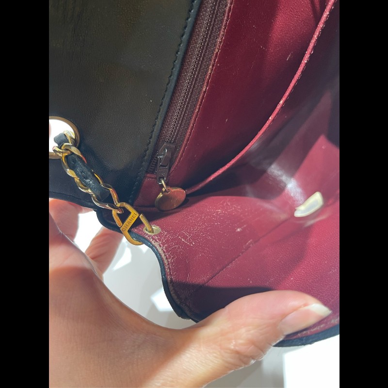 Chanel 黑金月半CF 黑色菱格紋肩背包-11