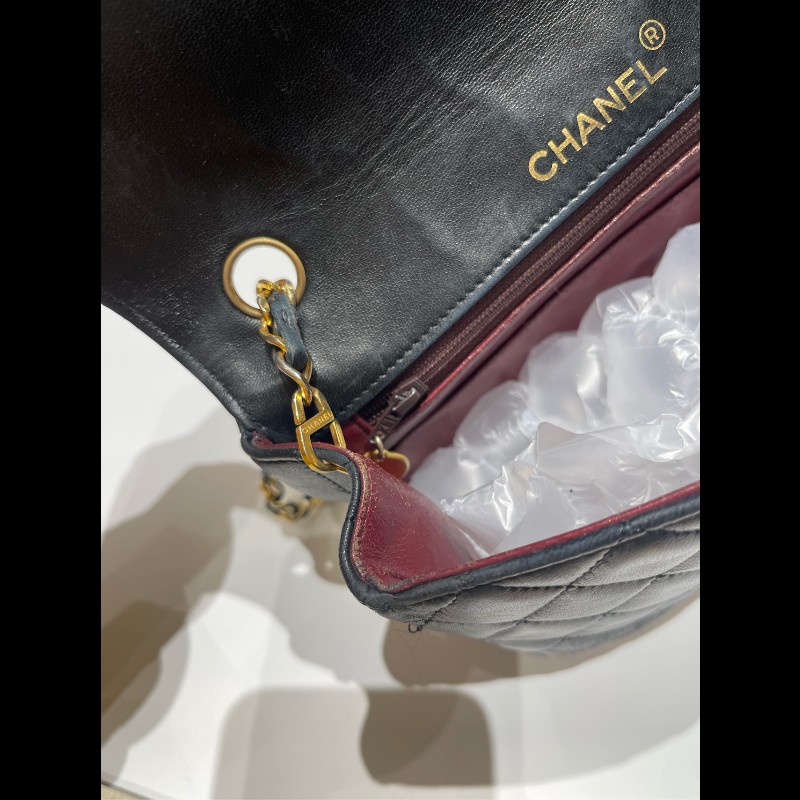 Chanel 黑金月半CF 黑色菱格紋肩背包-14