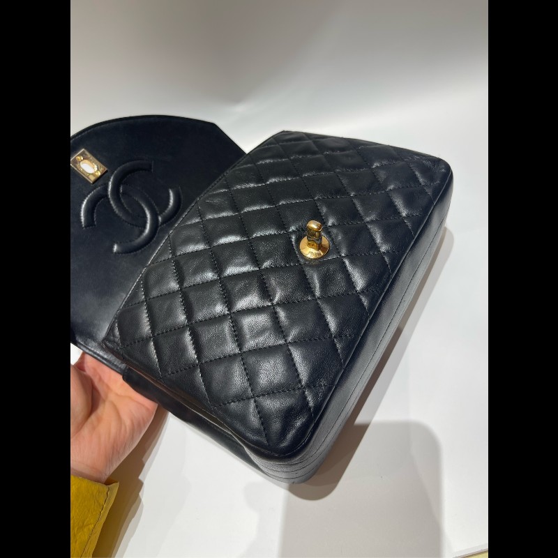 Chanel 黑金月半CF 黑色菱格紋肩背包-15