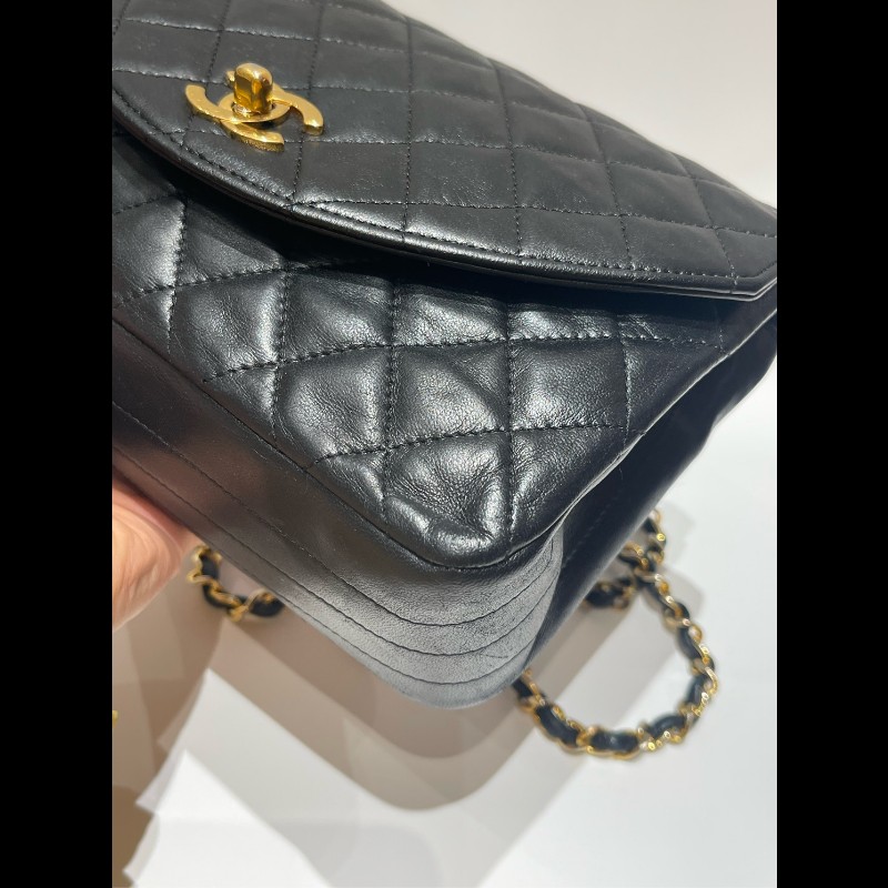 Chanel 黑金月半CF 黑色菱格紋肩背包-19