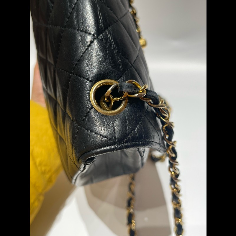 Chanel 黑金月半CF 黑色菱格紋肩背包-21