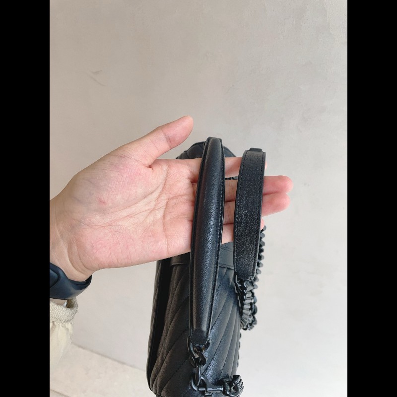 YSL 郵差包College黑標Logo鏈條 羊皮-6