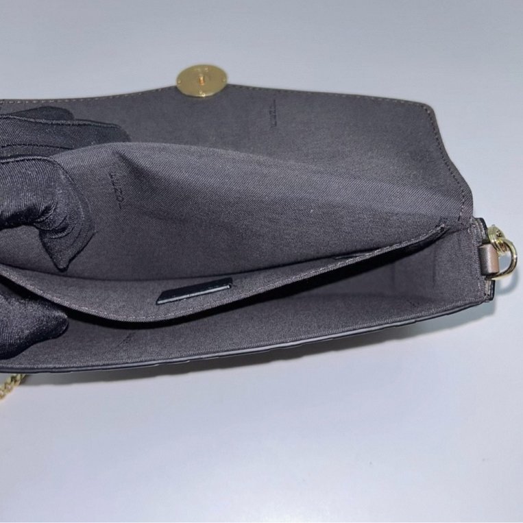 FENDI 老花三合一鏈條包21.5*12*3 98新配件塵袋-5