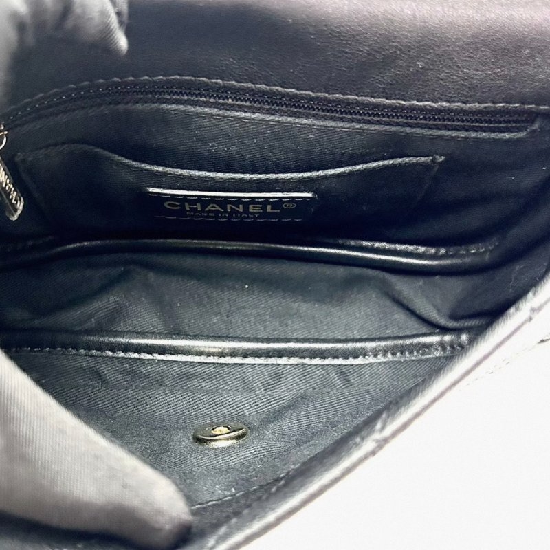 CHANEL 黑色金扣肩背斜背馬鞍包 20*15*4.5 98新配件塵袋-5