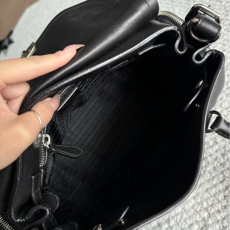 Prada 機車包-9