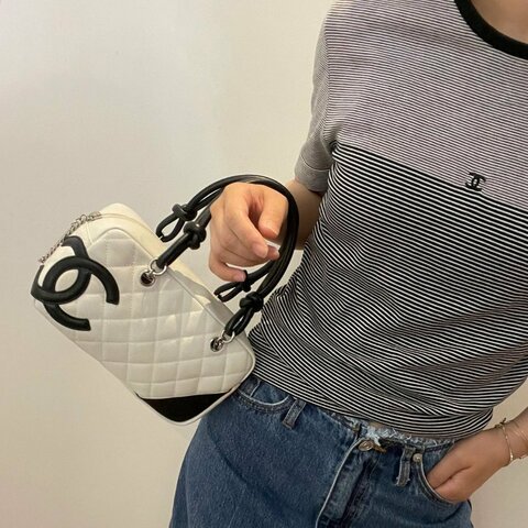 CHANEL 黑白熊貓康鵬mini枕頭包 21*11*9 98新配件保卡塵袋