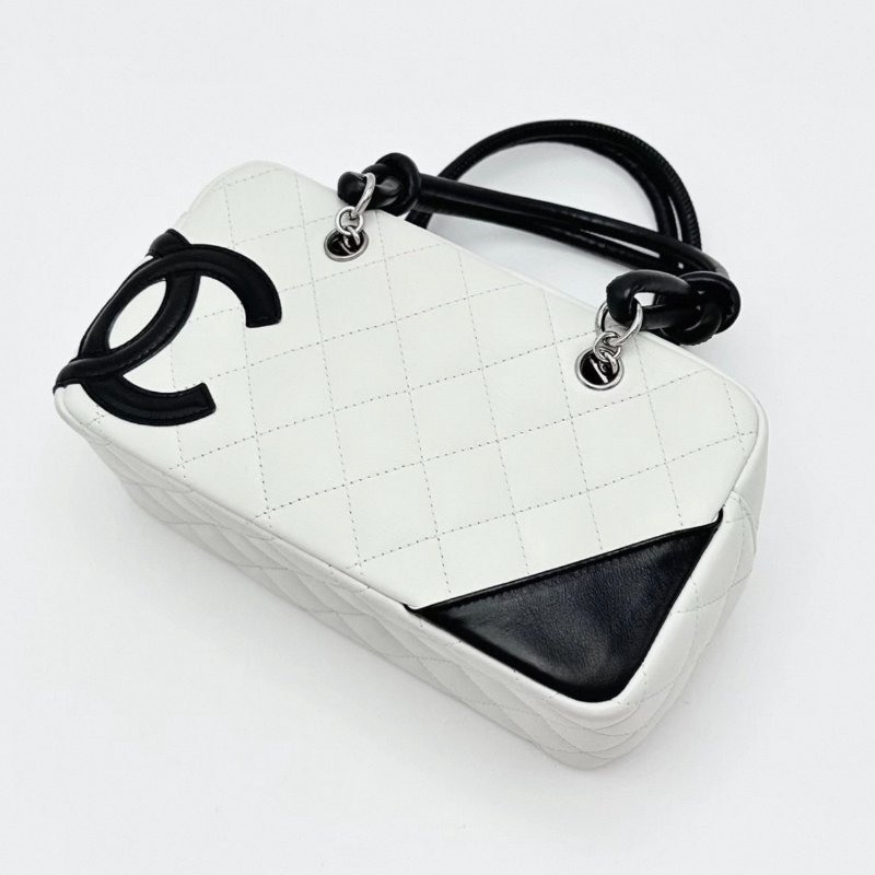 CHANEL 黑白熊貓康鵬mini枕頭包 21*11*9 98新配件保卡塵袋-3