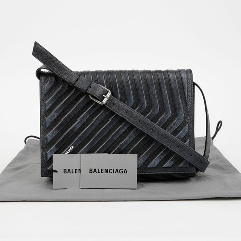 BALENCIAGA 汽車掛帶單肩斜背包 679465