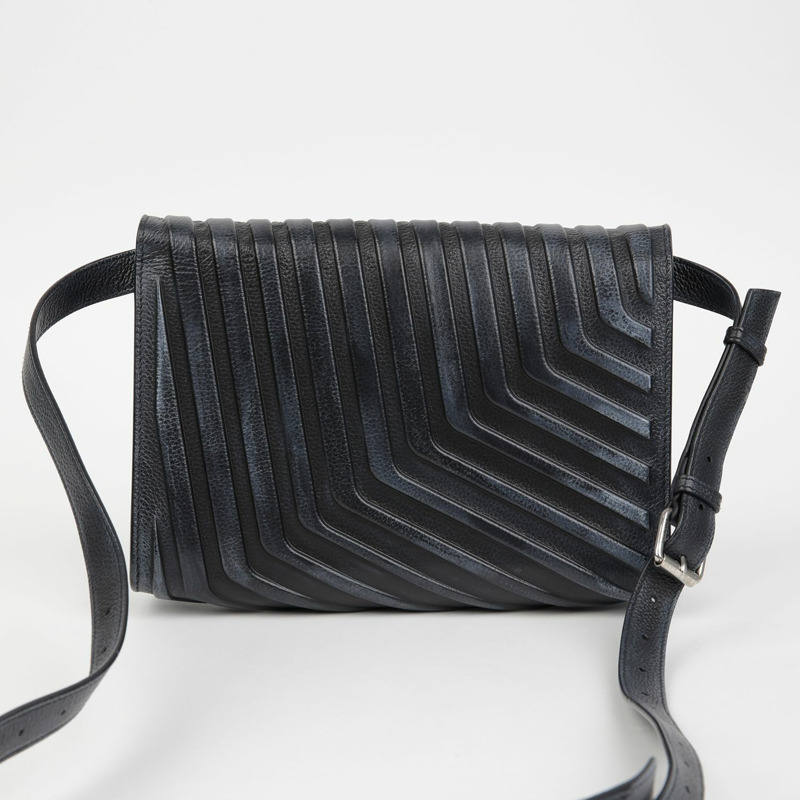 BALENCIAGA 汽車掛帶單肩斜背包 679465-2