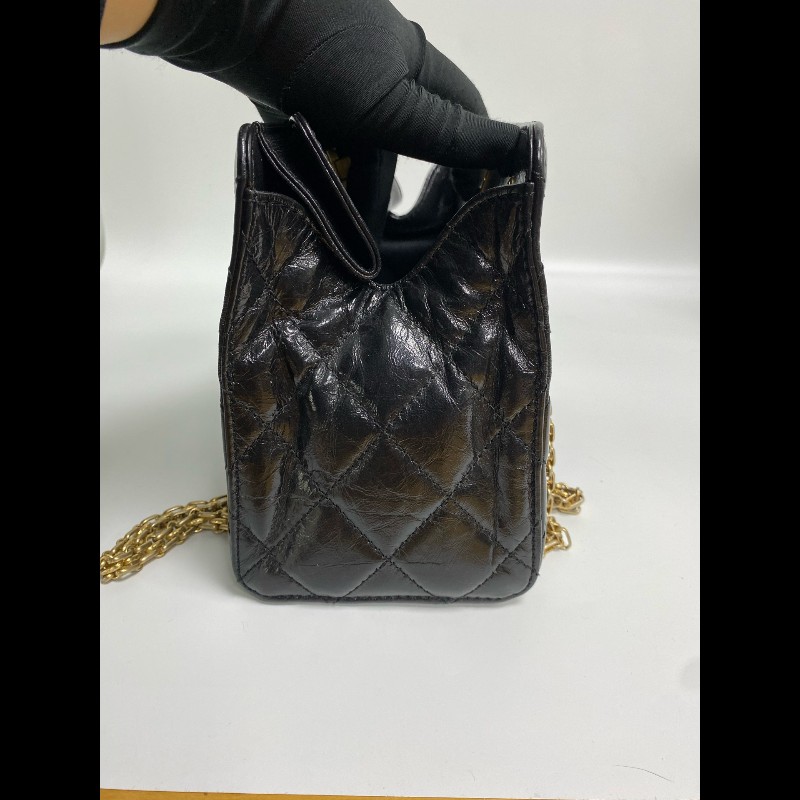 Chanel 黑金2.55油蠟皮 肩背包-9