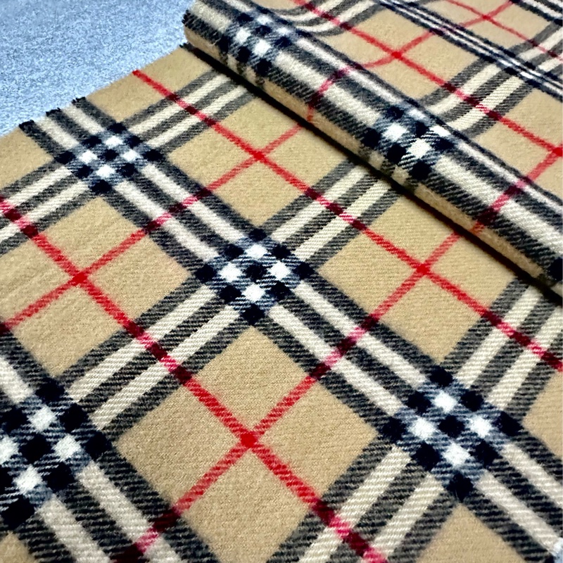 BURBERRY經典格紋羔羊毛圍巾 極美✨-9