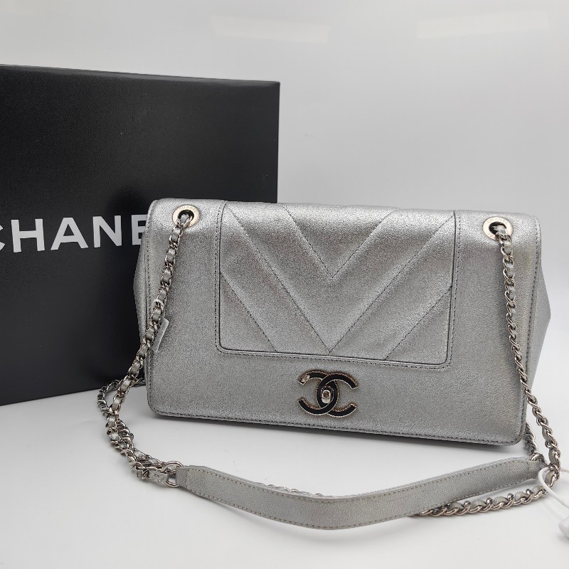 Chanel 翻蓋包銀色斜紋 中號 底長28cm-0