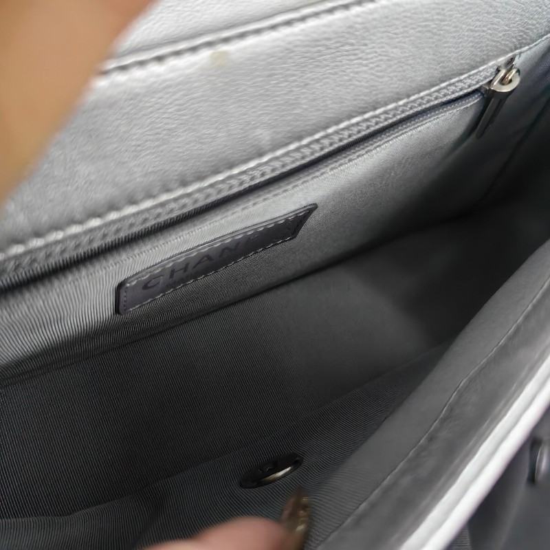 Chanel 翻蓋包銀色斜紋 中號 底長28cm-8