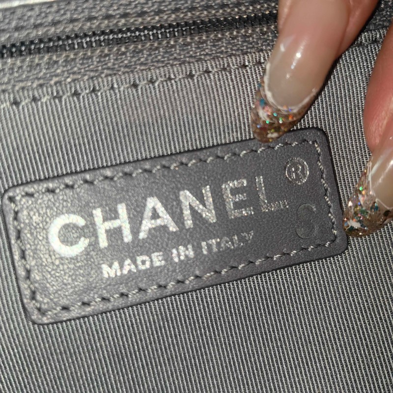 Chanel 翻蓋包銀色斜紋 中號 底長28cm-12