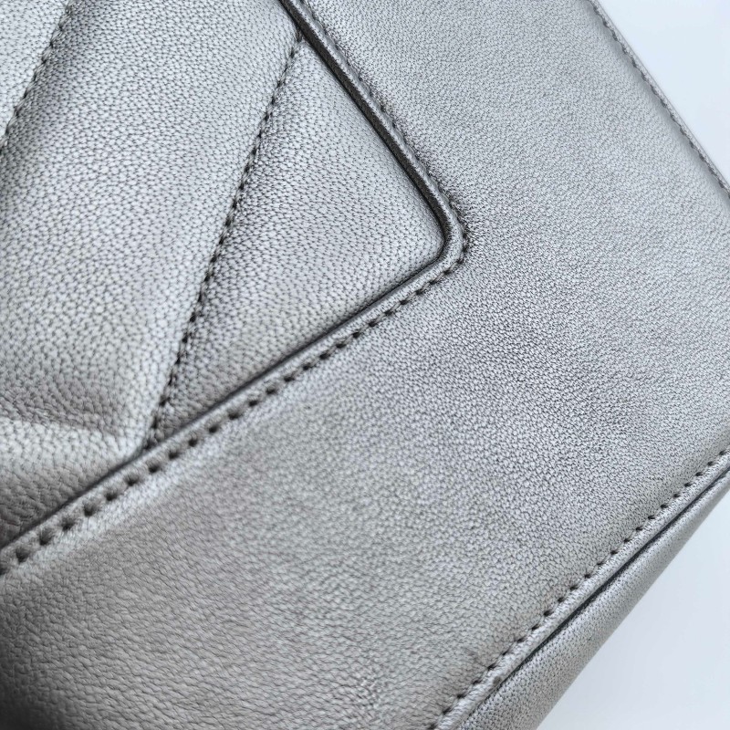 Chanel 翻蓋包銀色斜紋 中號 底長28cm-16