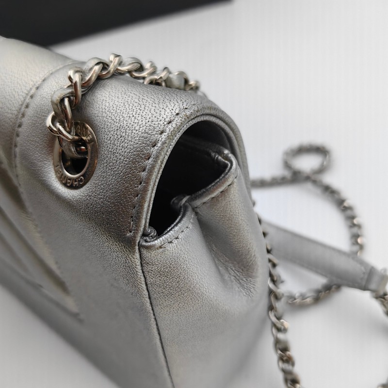 Chanel 翻蓋包銀色斜紋 中號 底長28cm-19