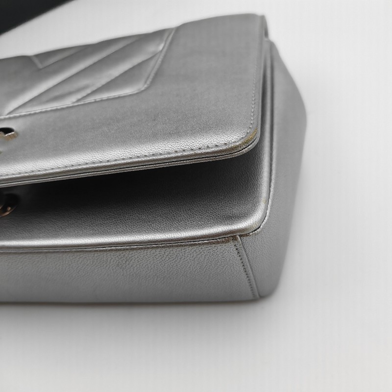 Chanel 翻蓋包銀色斜紋 中號 底長28cm-23