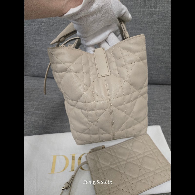 Dior 迪奧 Toujours 中型手提包 奶茶色 
淺駝米色-11