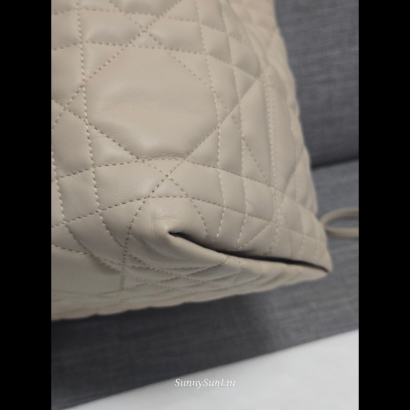 Dior 迪奧 Toujours 中型手提包 奶茶色 
淺駝米色-14