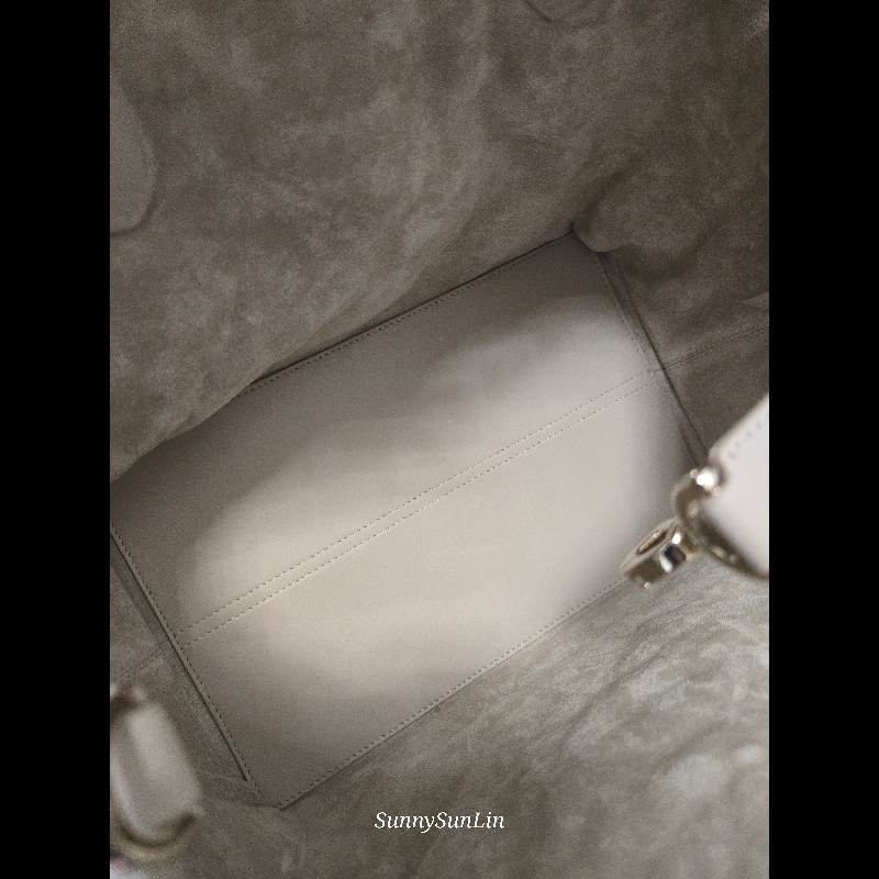 Dior 迪奧 Toujours 中型手提包 奶茶色 
淺駝米色-18