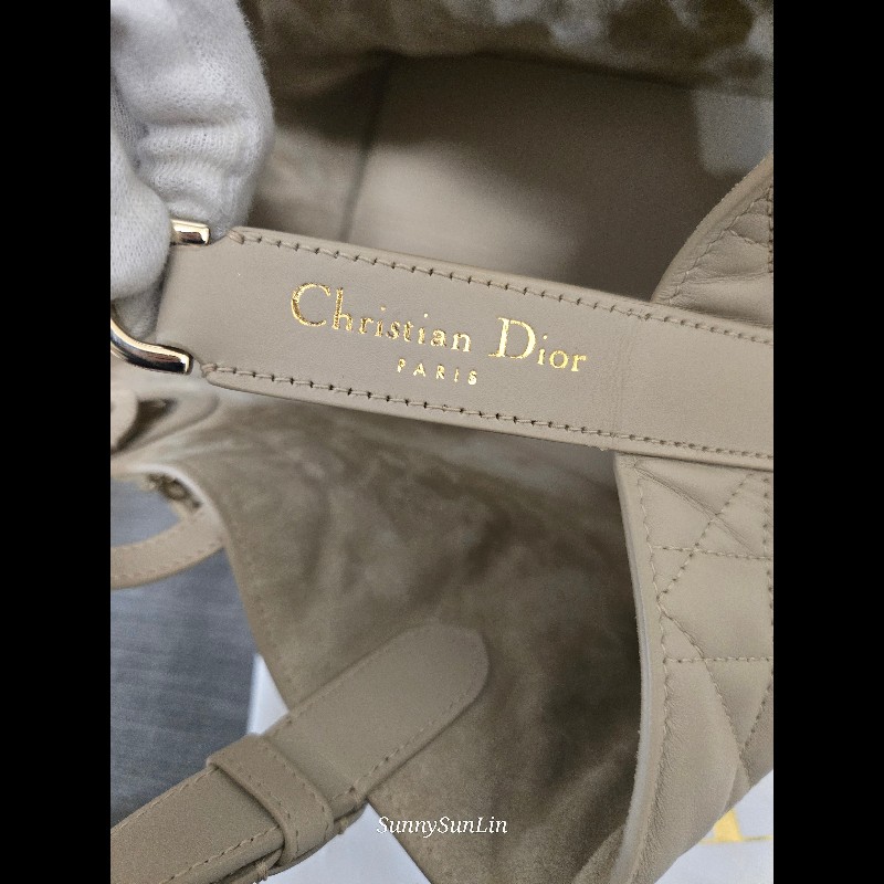 Dior 迪奧 Toujours 中型手提包 奶茶色 
淺駝米色-19