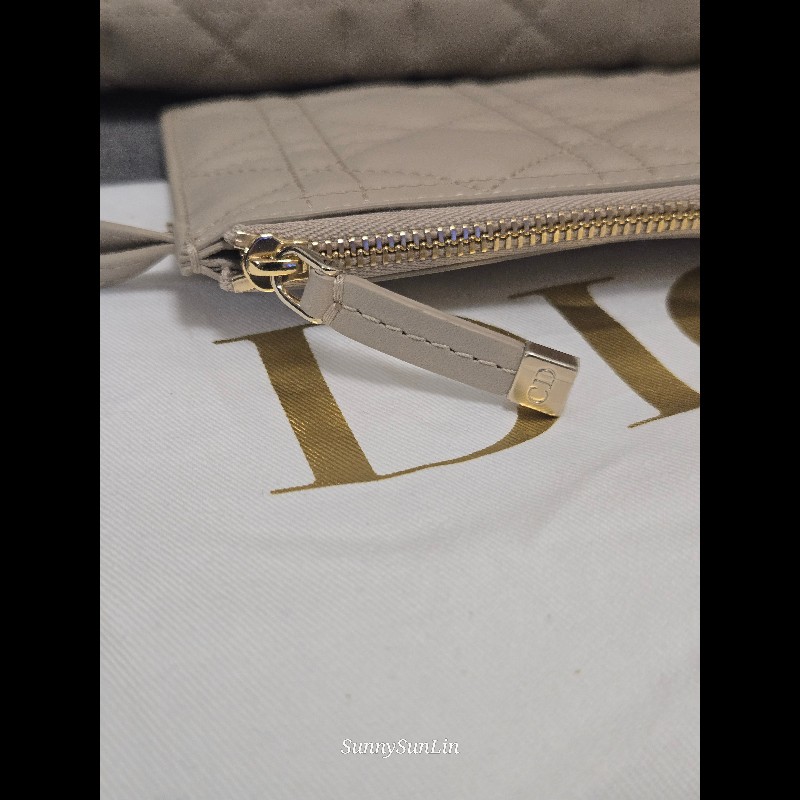 Dior 迪奧 Toujours 中型手提包 奶茶色 
淺駝米色-29