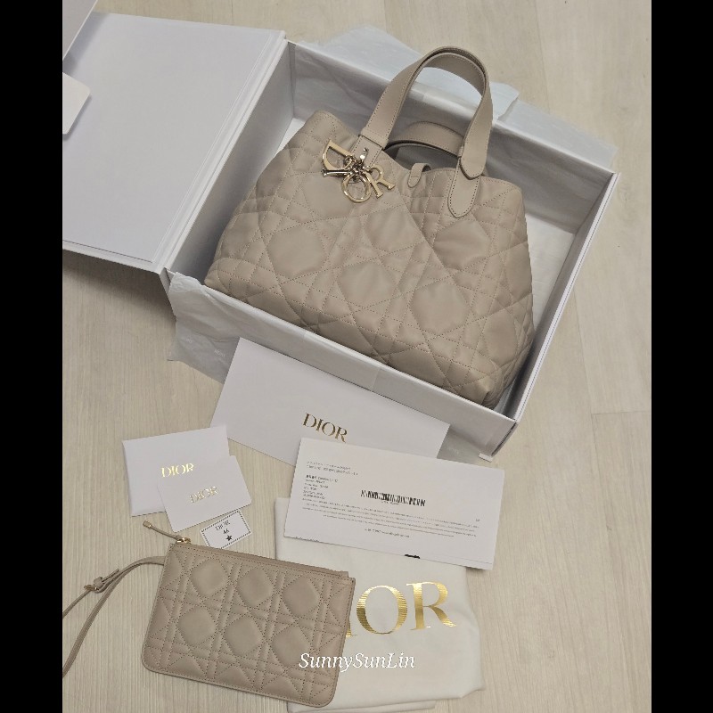 Dior 迪奧 Toujours 中型手提包 奶茶色 
淺駝米色-36