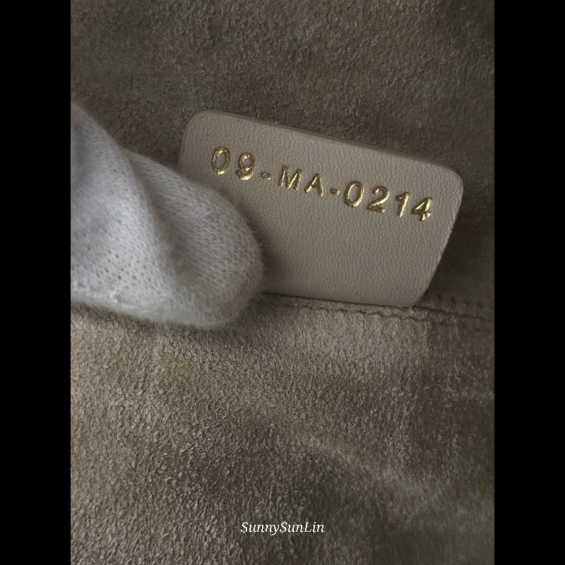 Dior 迪奧 Toujours 中型手提包 奶茶色 
淺駝米色-37