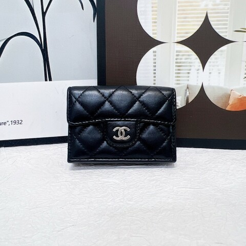 Chanel 黑色卡包 銀扣設計 經典菱格紋 三折短夾