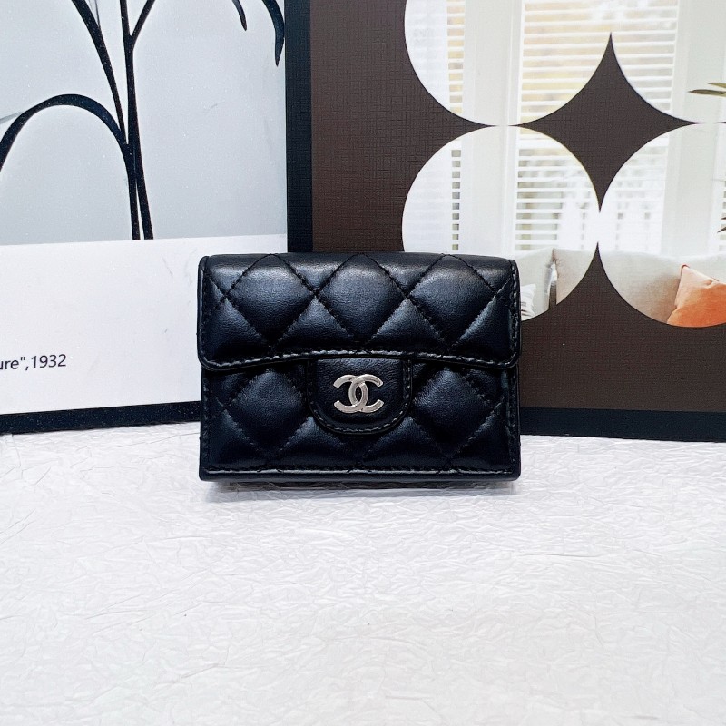 Chanel 黑色卡包 銀扣設計 經典菱格紋 三折短夾-0