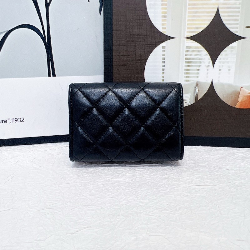 Chanel 黑色卡包 銀扣設計 經典菱格紋 三折短夾-1