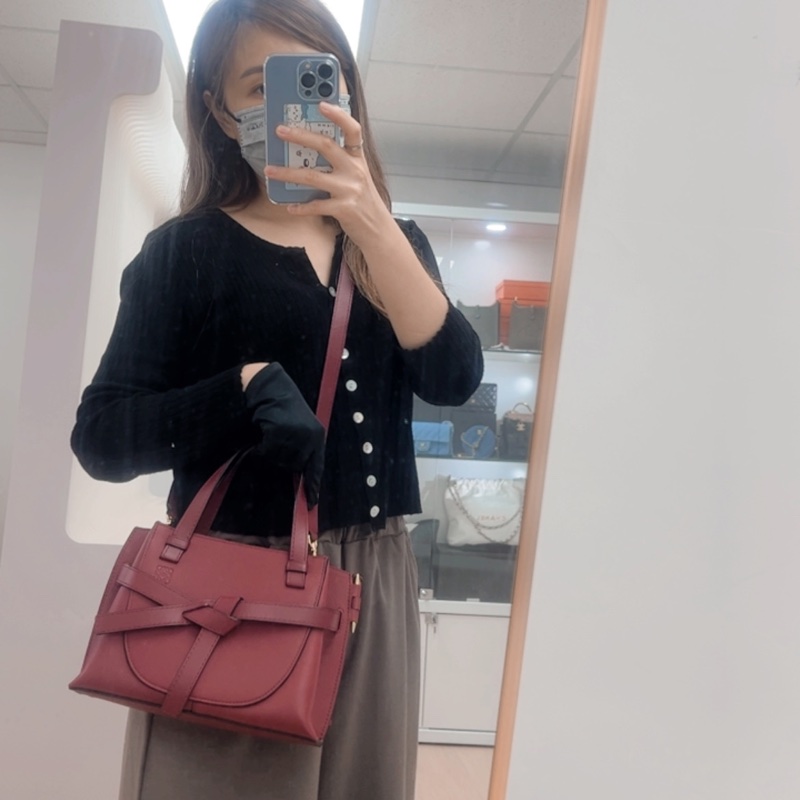 Loewe gate top handle 紅色手柄托特包-15