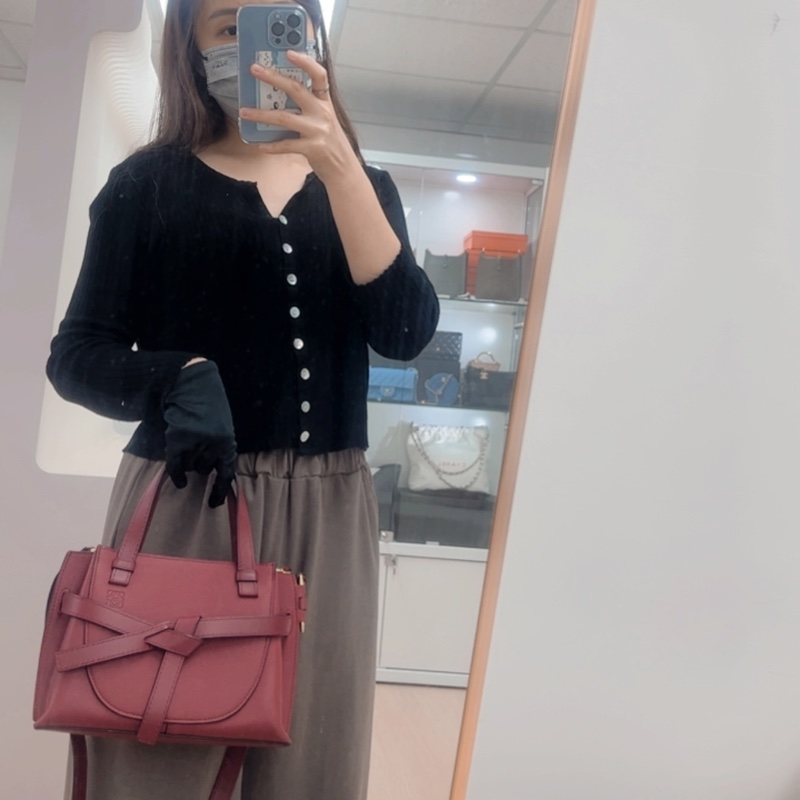 Loewe gate top handle 紅色手柄托特包-16