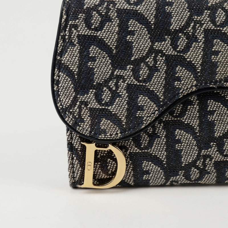 DIOR 復古斜背馬鞍形中型皮夾-1