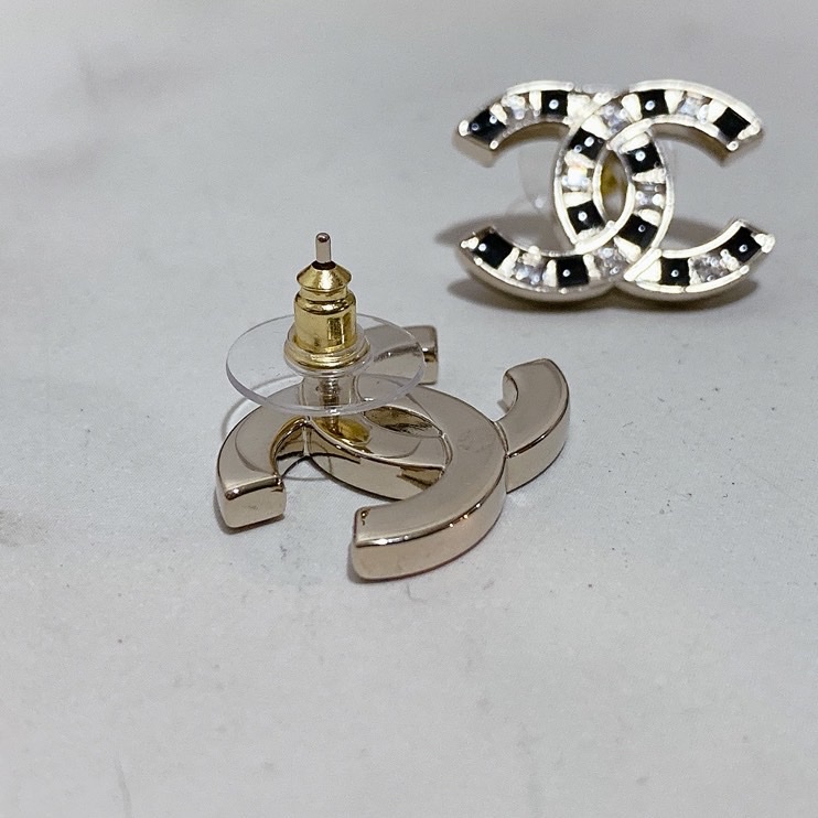 Chanel 黑白格子造型耳飾-2