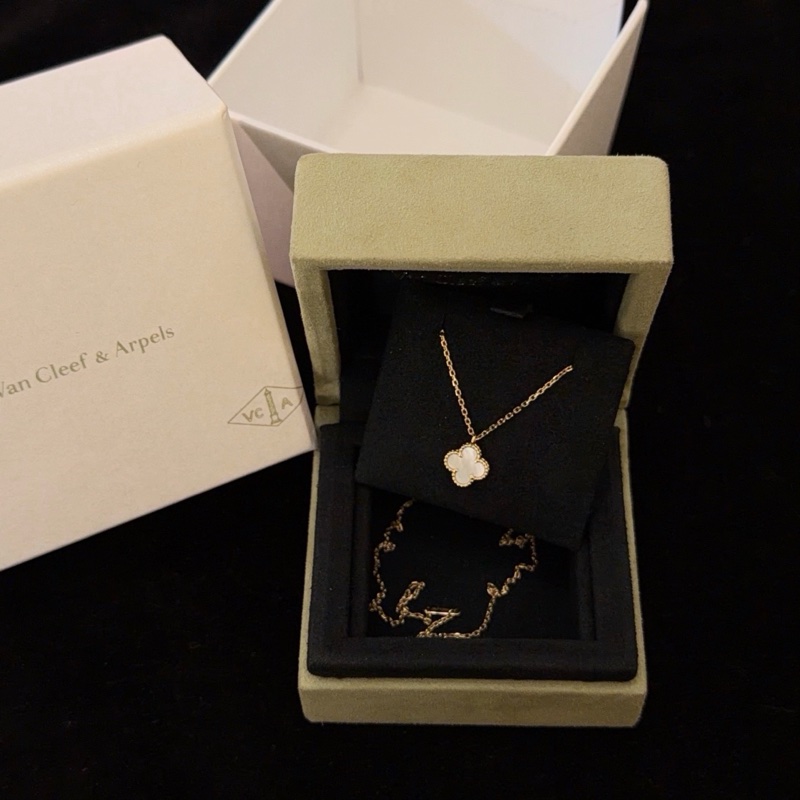 🈶盒子+23年保卡❤️ vca #梵克雅寶 Alhambra #白貝母 #小白花 #項鍊-1