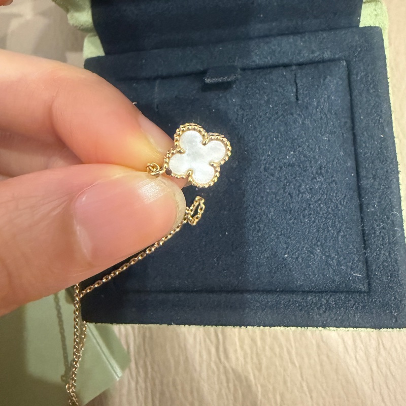 🈶盒子+23年保卡❤️ vca #梵克雅寶 Alhambra #白貝母 #小白花 #項鍊-19